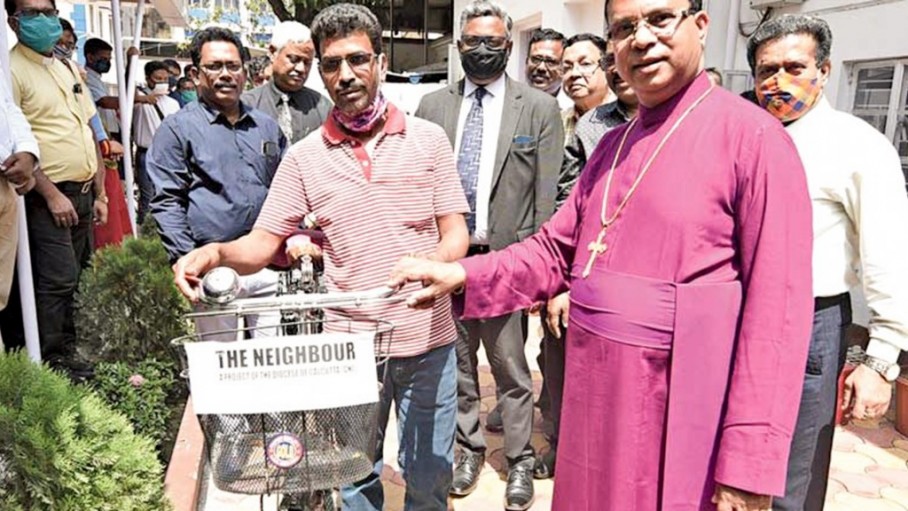  बिशप परितोष और कुछ लोग 